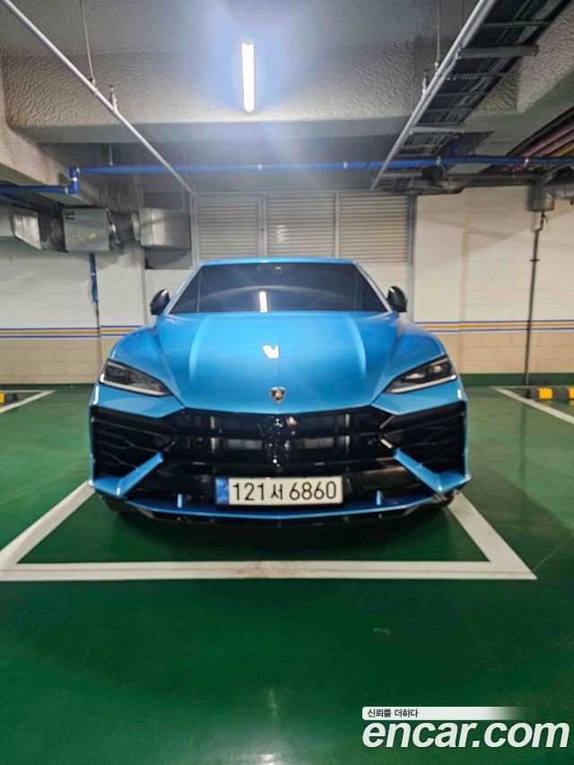 Lamborghini Urus 2025