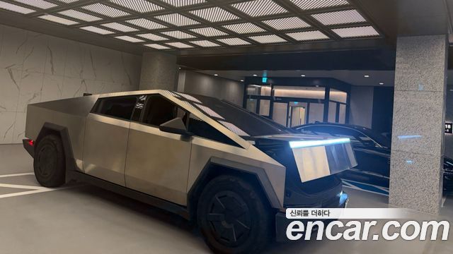 Tesla Cybertruck 2025