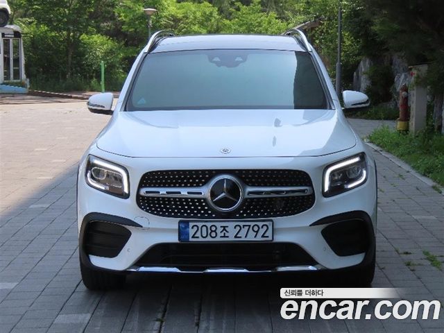 Mercedes-Benz GLB-Class 2023