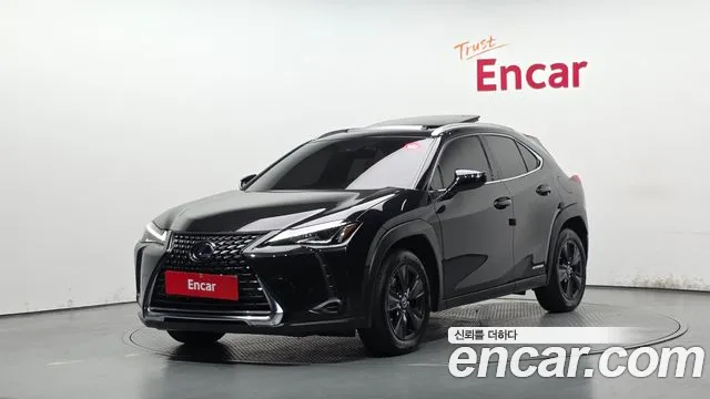 Lexus UX 2021