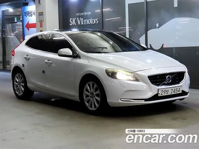 Volvo V40 2015