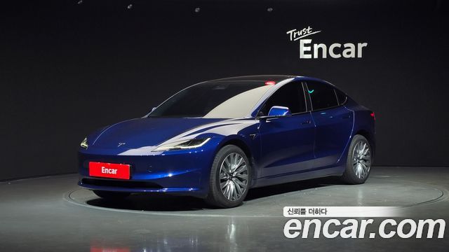 Tesla Model 3 2024