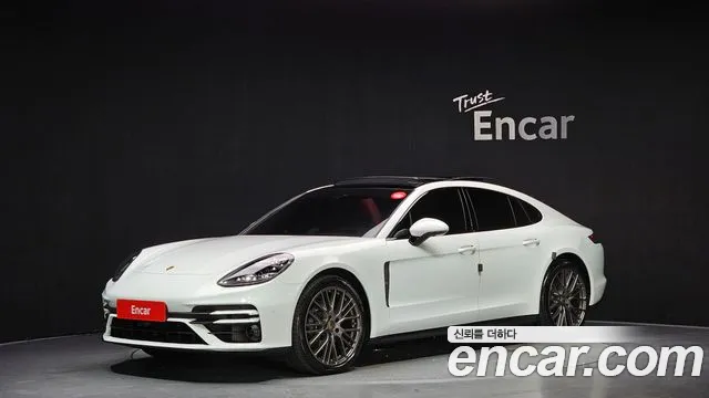 Porsche Panamera 2023