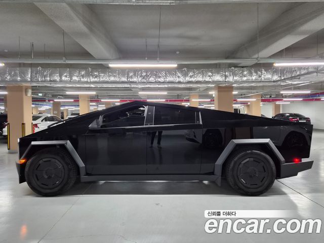 Tesla Cybertruck 2025