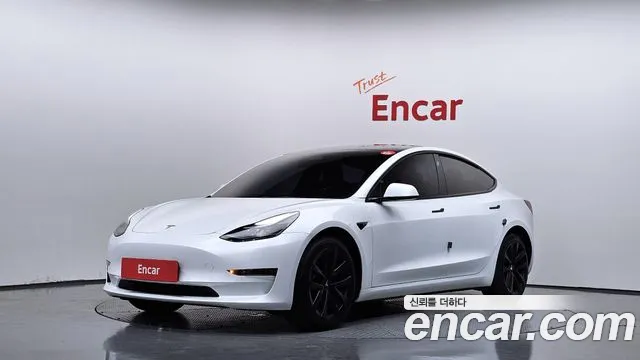 Tesla Model 3 2022