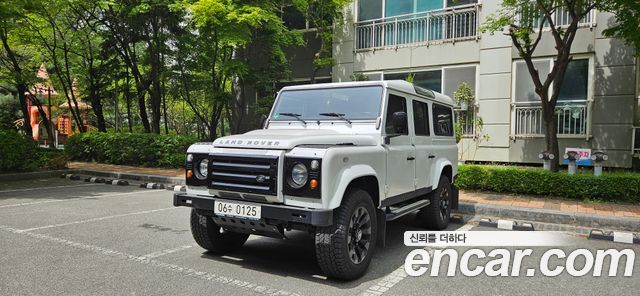 Land Rover Defender 2012