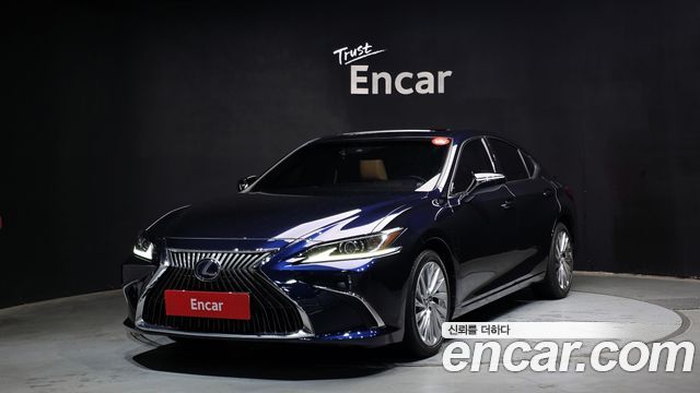 Lexus ES 2021