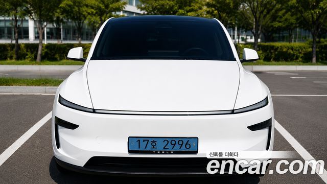 Tesla Model Y 2025