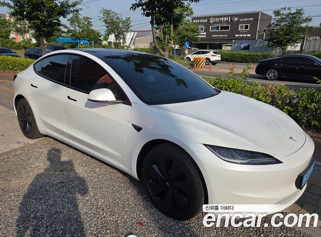 Tesla Model 3 2025