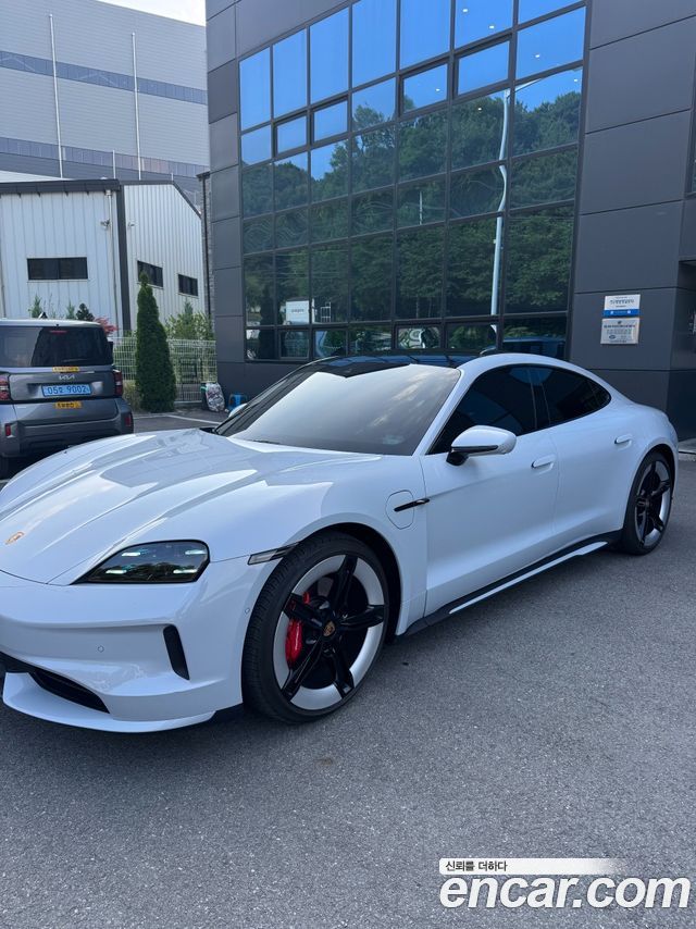Porsche Taycan 2024