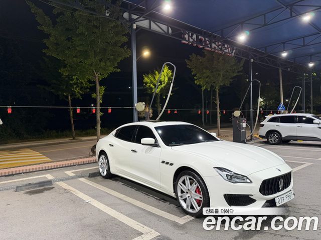 Maserati Quattroporte 2015