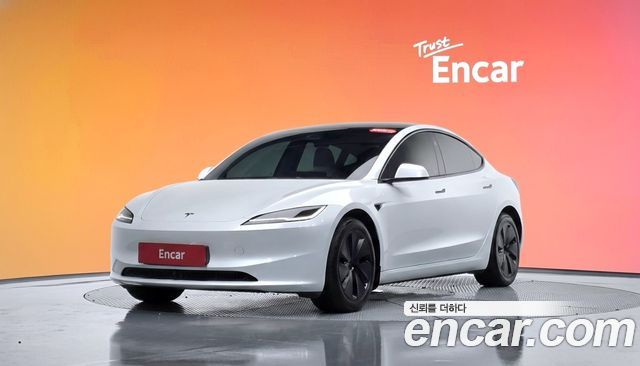 Tesla Model 3 2024