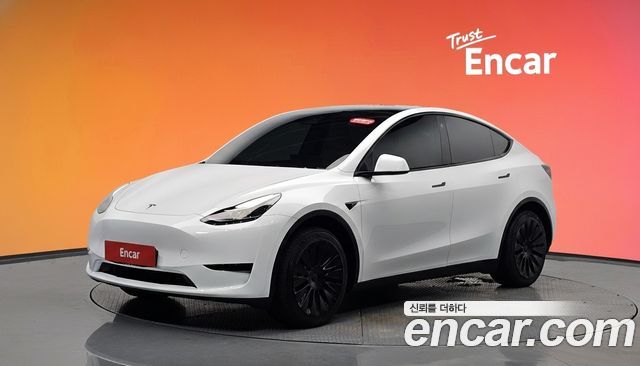 Tesla Model Y 2023