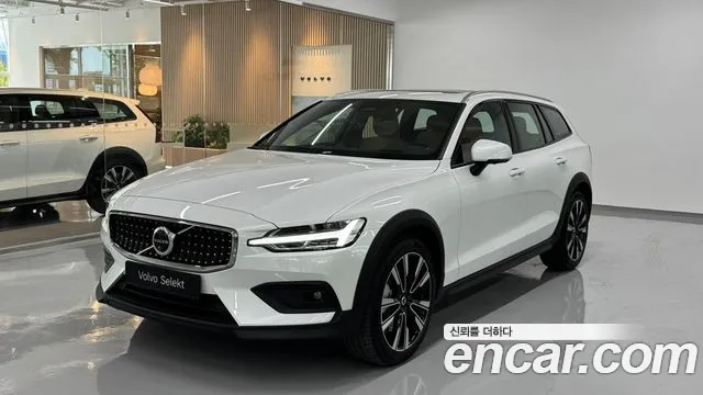 Volvo V60 2025