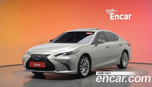 Lexus ES 2020