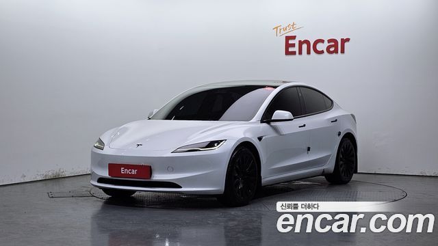 Tesla Model 3 2024