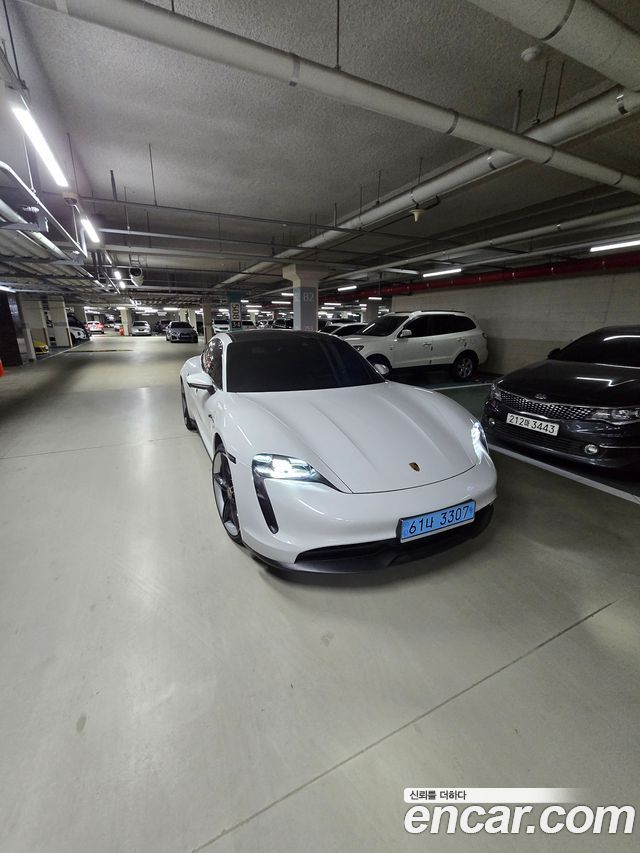 Porsche Taycan 2020