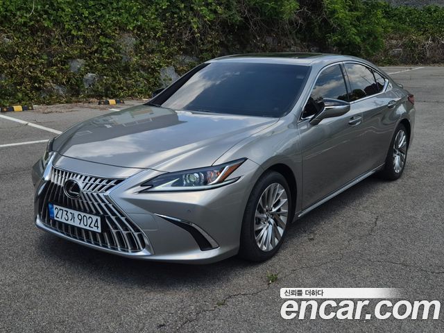Lexus ES 2026