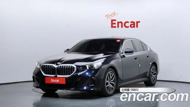 BMW 5-Series 2024