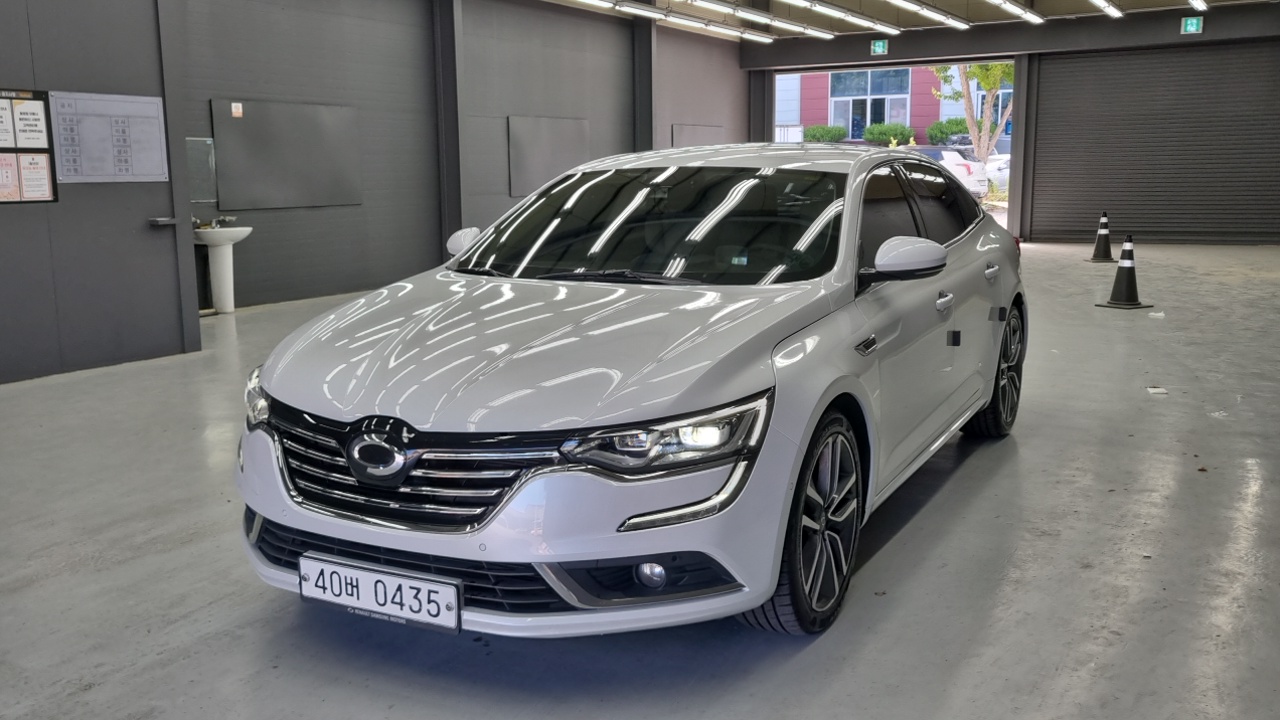 Renault SM6 2016