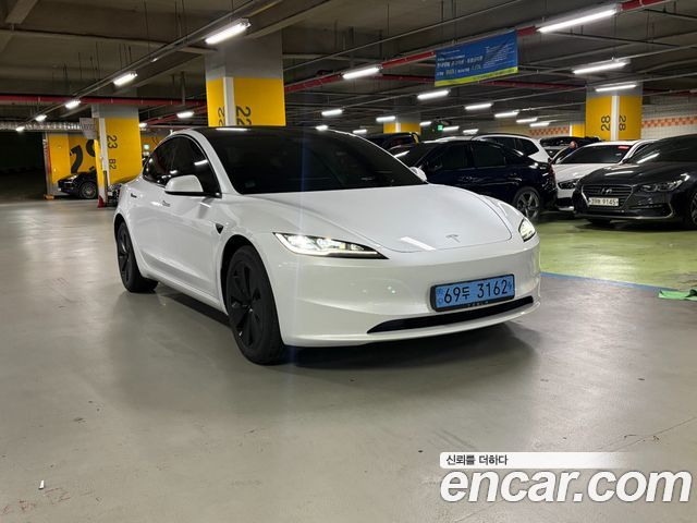 Tesla Model 3 2024