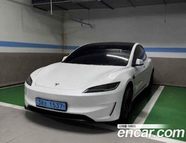 Tesla Model 3 2024