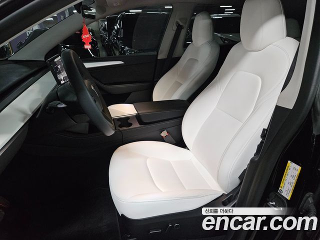 Tesla Model Y 2023