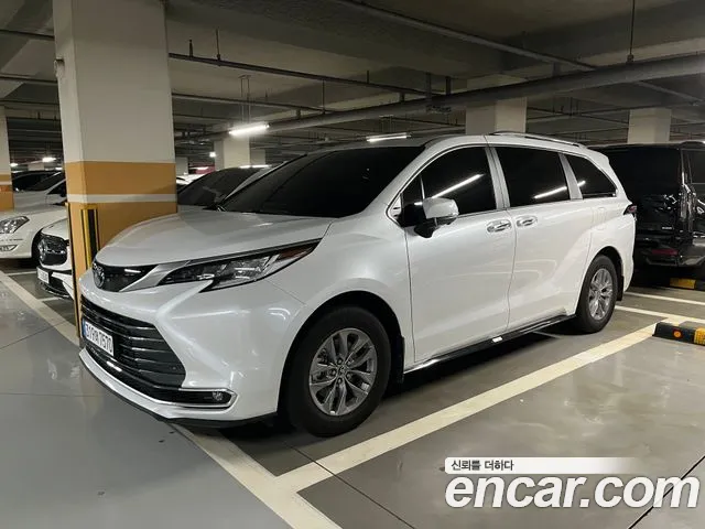 Toyota Sienna 2025
