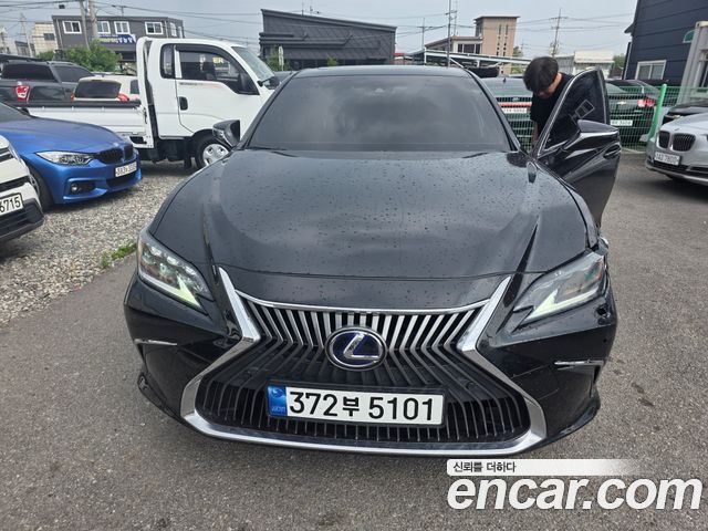 Lexus ES 2021