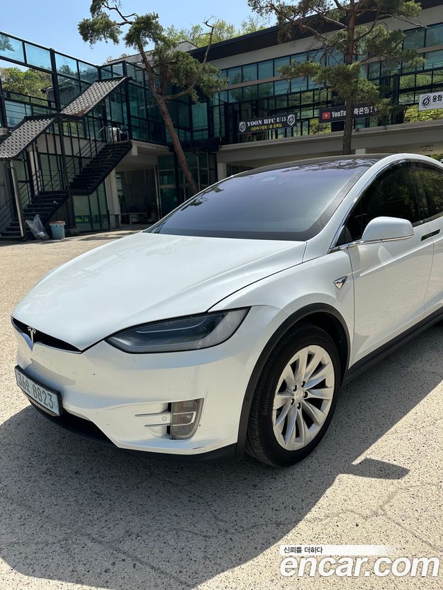 Tesla Model X 2020