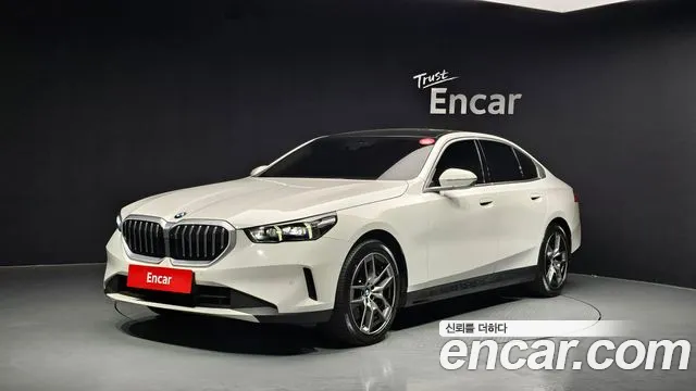 BMW 5-Series 2023