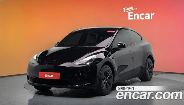 Tesla Model Y 2024