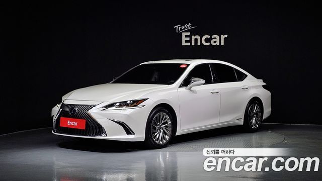 Lexus ES 2019
