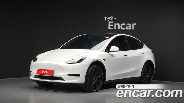 Tesla Model Y 2024