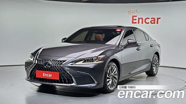 Lexus ES 2024