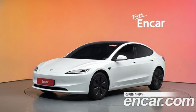 Tesla Model 3 2024
