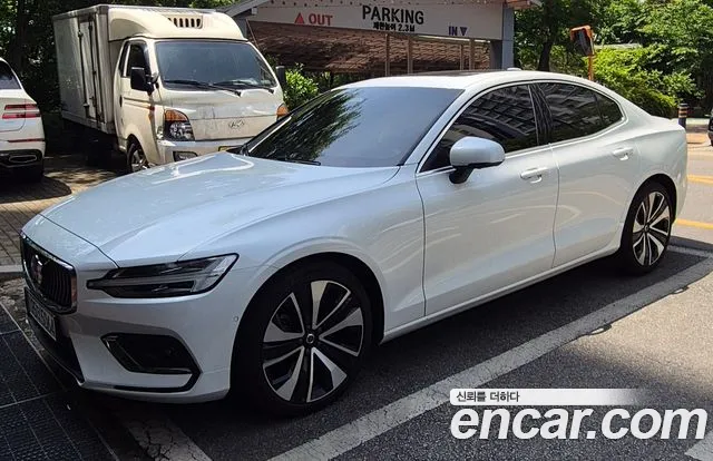 Volvo S60 2024