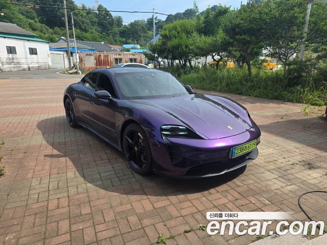 Porsche Taycan 2024