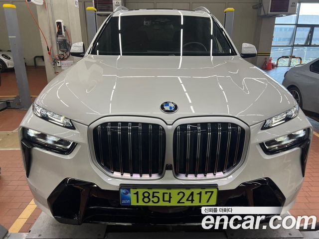 BMW X7 2025