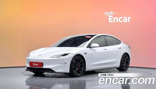 Tesla Model 3 2024