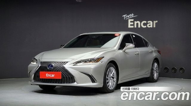 Lexus ES 2019