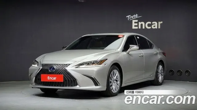 Lexus ES 2019