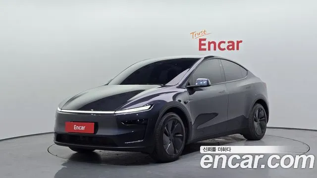 Tesla Model Y 2025