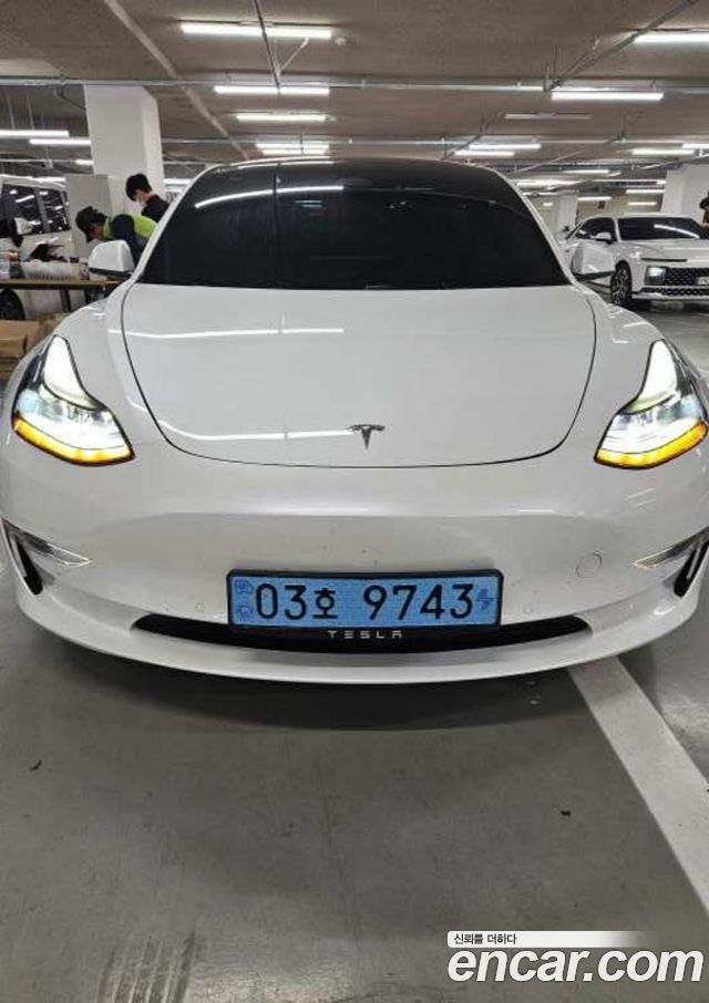 Tesla Model 3 2022