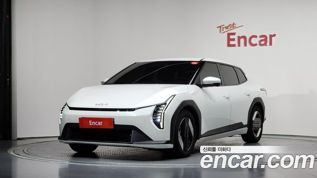 Kia EV4 2025