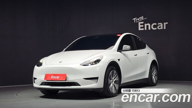 Tesla Model Y 2024