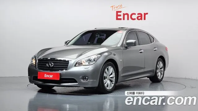 Infiniti M 2010