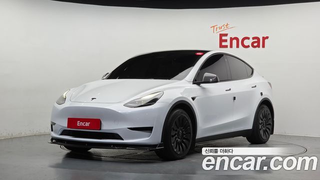 Tesla Model Y 2024