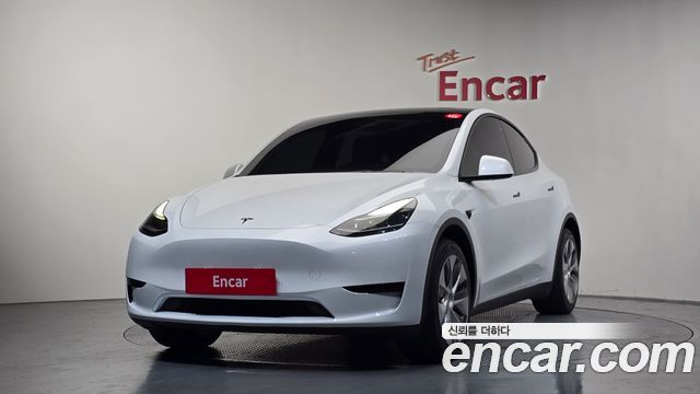 Tesla Model Y 2024