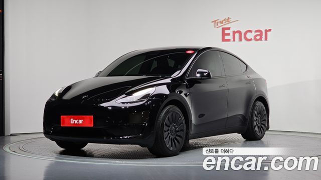 Tesla Model Y 2024